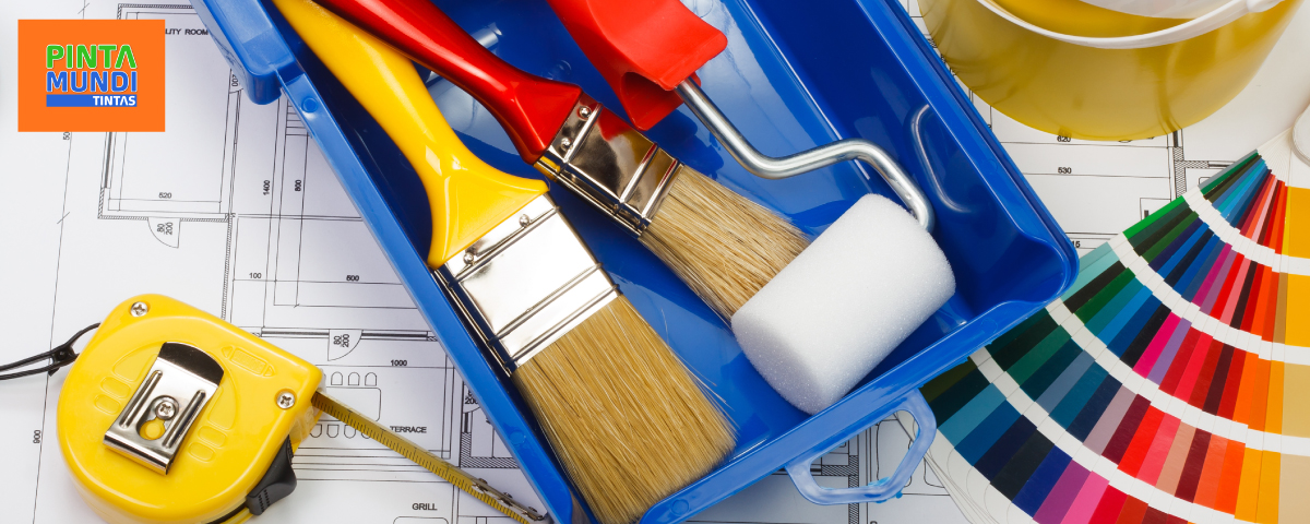 Pintura de paredes: saiba qual a diferença entre pintar com o rolo e o pincel
